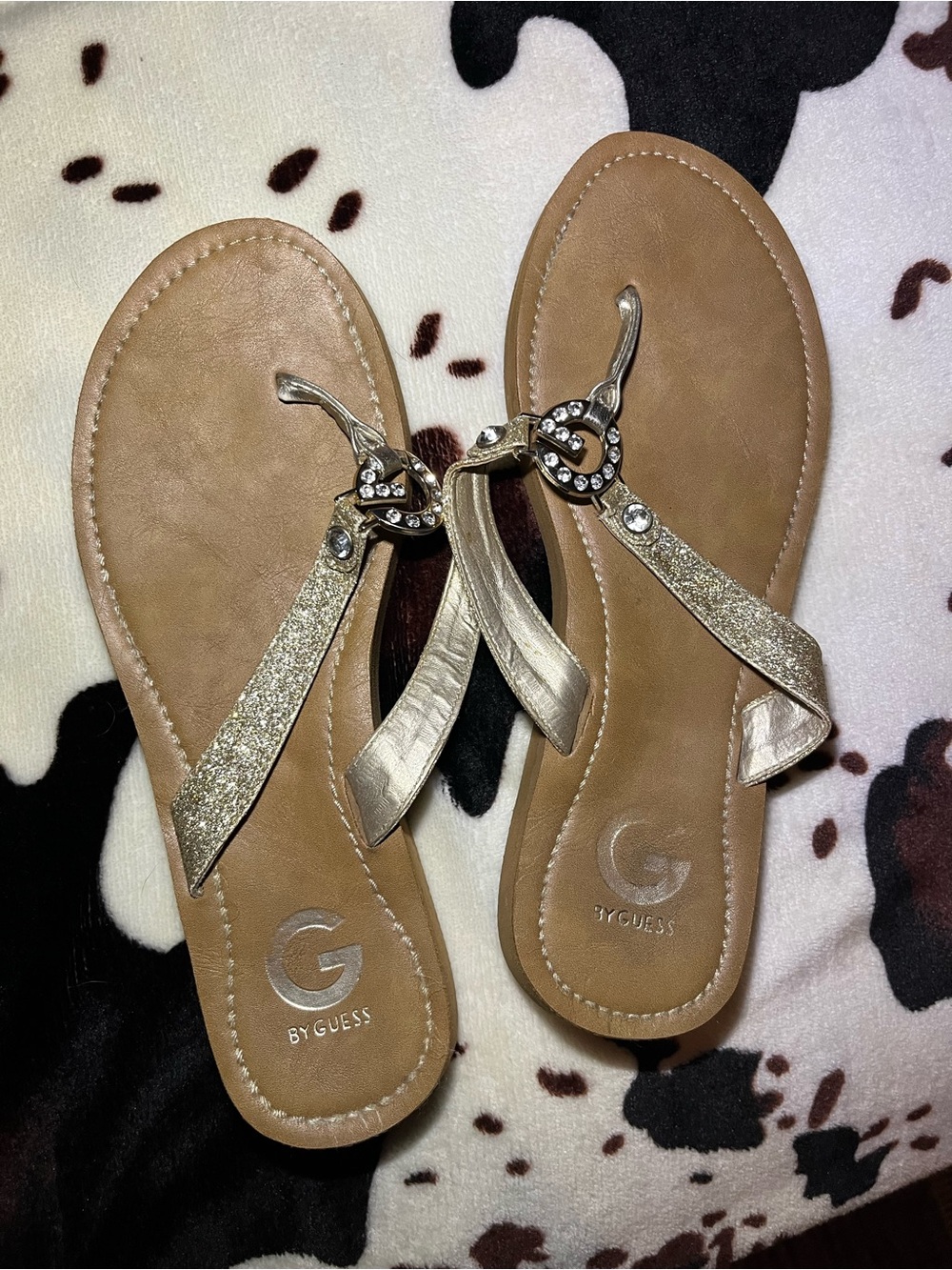 ✨USED CONDITION G BY GUESS SANDLALS✨